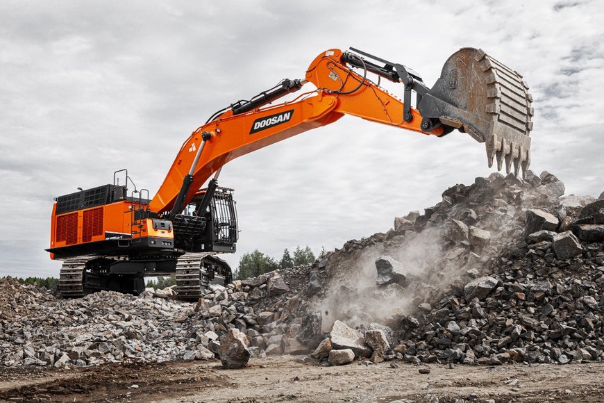 LA NUEVA EXCAVADORA DE DOOSAN OFRECE EL MEJOR RENDIMIENTO EN LA CLASE DE 80 T